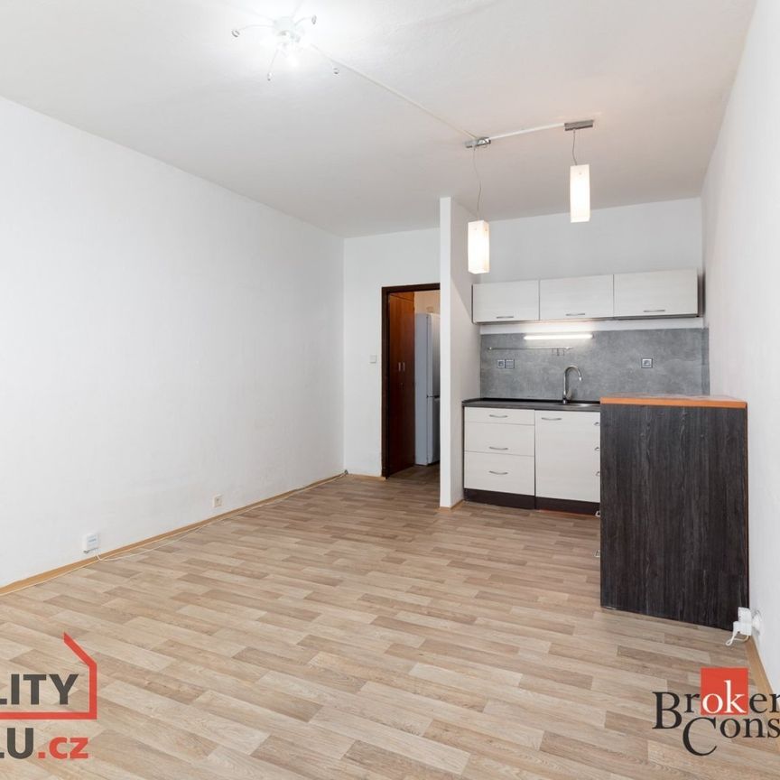 Pronájem bytu 1+kk a garsoniéry 27 m² - Photo 1