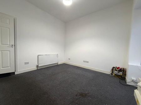 3 Bedroom Mid Terraced House For Rent - Photo 5