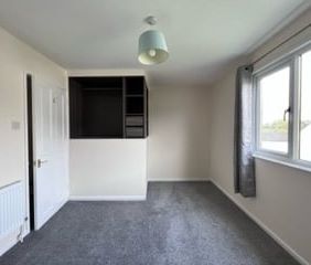 Kirby Close, AXMINSTER - Photo 1