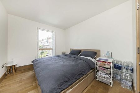 Upham Park Road, W4 1PG, London - Photo 3