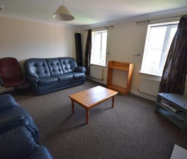4 bedroom terraced house to rent - Photo 1
