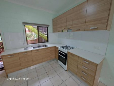 2 Br Unit CBD Kuranda Village. Walk to Everything - Photo 4