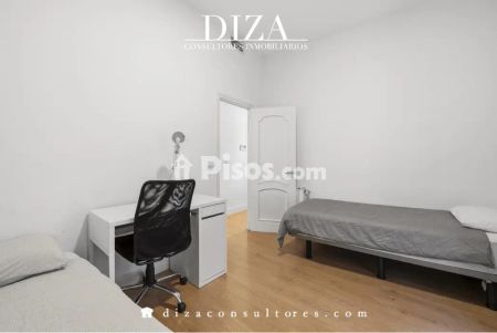 Piso en alquiler en Calle de la Luna - Foto 2