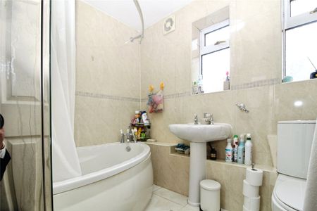 2 bedroom maisonette to rent - Photo 4