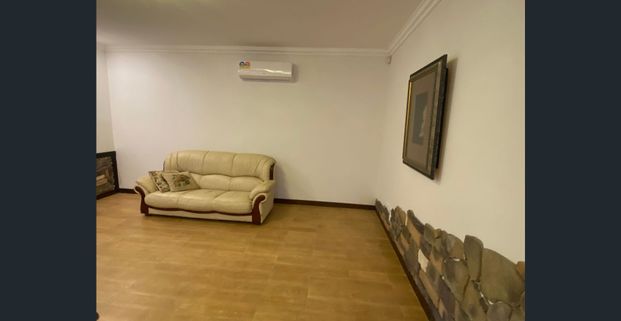 Elegant 3 bedroom appartment in centre of Birkdale, close to ocean, rail station, schools and shops - Photo 1