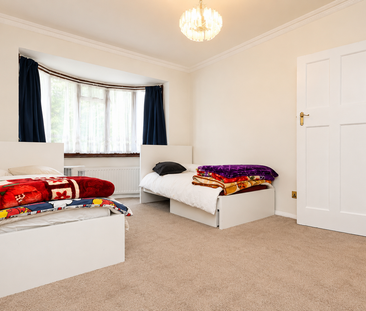 4 bedroom semi-detached house to rent - Photo 5