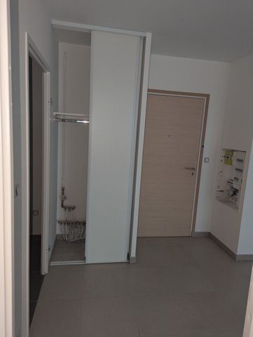 Location Appartement 2 pièces 42m² ST JEAN DE LA RUELLE 45140 - Photo 4