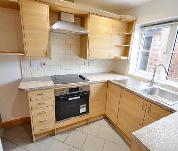 3 bedroom semi-detached house to rent - Photo 5