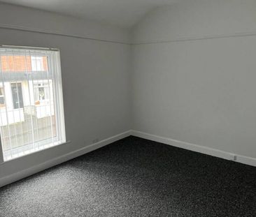 Partly Furnished 3 Bedroom Mid Terrace - Photo 1