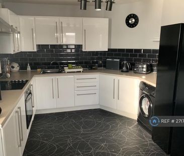 3 bedroom flat to rent - Photo 1