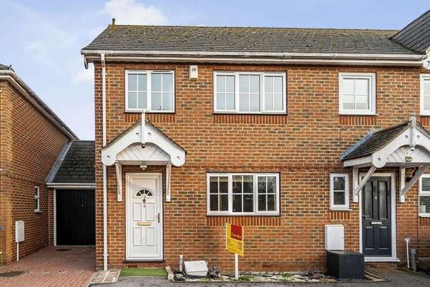 Windsor, Berkshire, SL4 - Photo 1