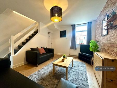 4 bedroom terraced house to rent - Photo 2