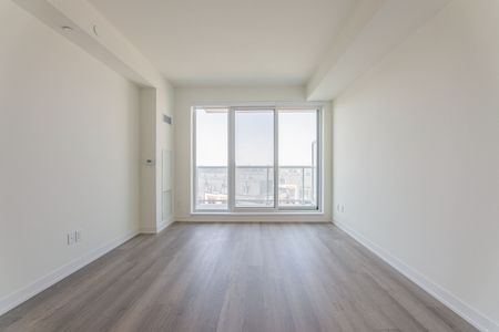 For Lease - 6 David Eyer Road Unit# 613, Richmond Hill, Ontario - Photo 2