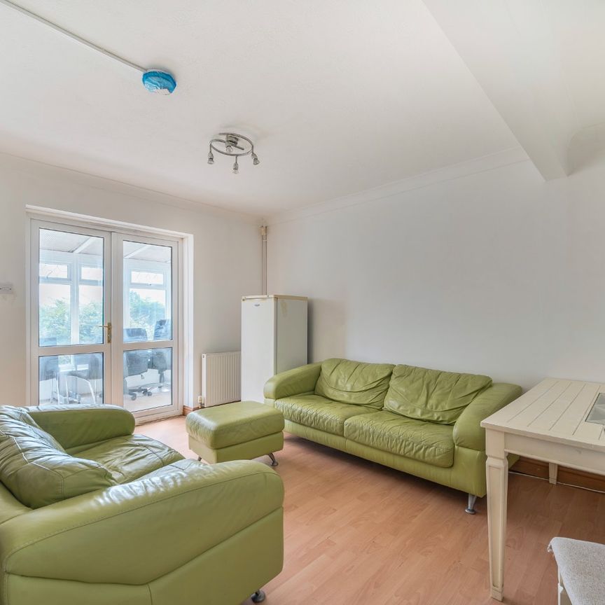 5 bedroom semi-detached house to rent - Photo 1