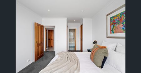 Stylish Apartment in the Heart of Battery Point - Photo 4