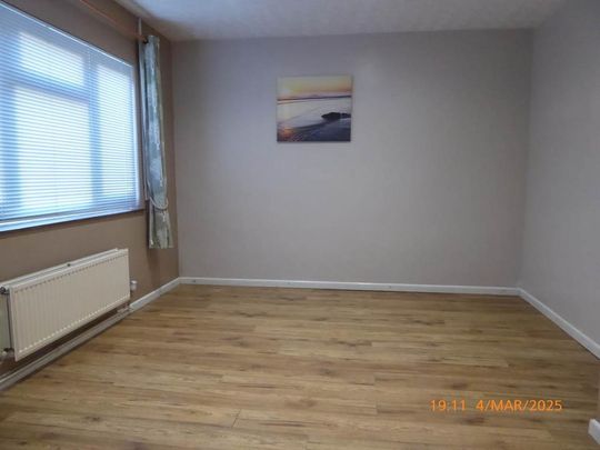 2 bedroom semi-detached bungalow to rent - Photo 1