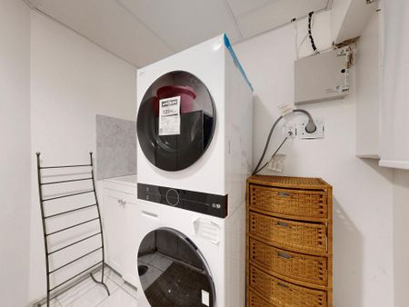 For Lease - 139 Scarboro Crescent, Toronto, Ontario - Photo 2