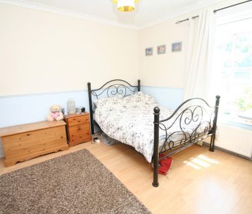 3 bedroom terraced house to rent - Photo 6