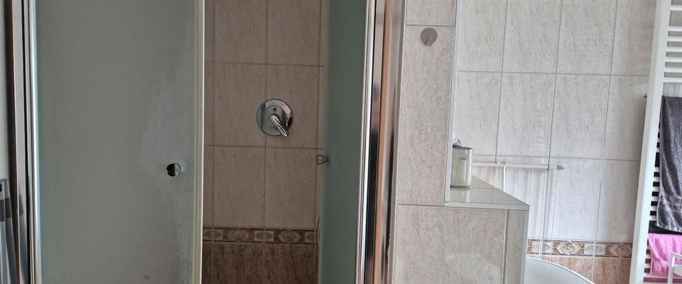 Etage mit 3 Zimmern zur Untermiete in WG,Küche und Bad gemeinsam - Photo 1