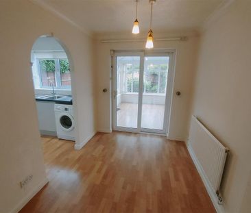 3 bedroom detached house to rent - Photo 2