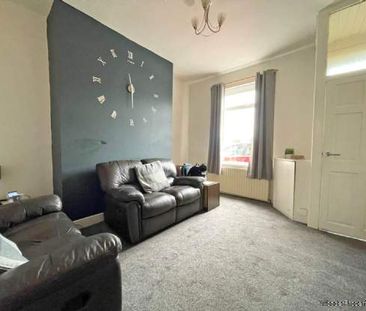 2 bedroom property to rent in Oldham - Photo 2