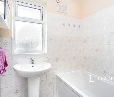 3 bedroom house to rent Station Road, Burgess Hill, West Sussex, RH15 - Photo 2