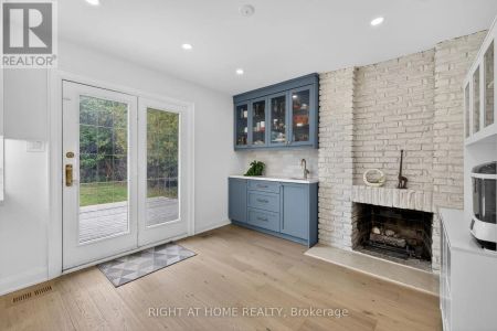 16 MAYVERN CRESCENT - Photo 4