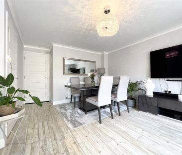 4 bedroom semi-detached house to rent - Photo 2