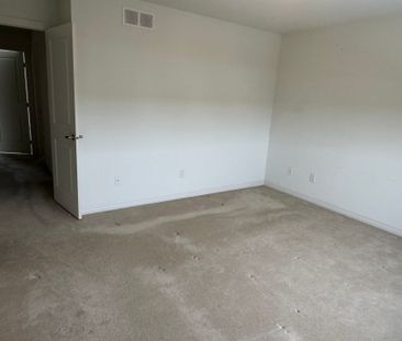 For Lease - 534 Rioja Street, Kanata, Ontario - Photo 6