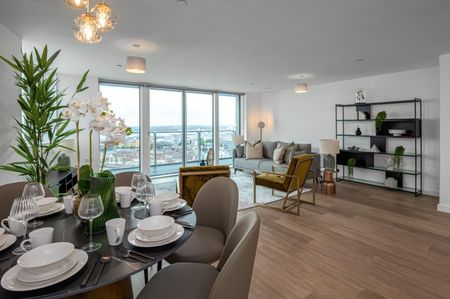 Centenary Plaza, Southampton, SO19 - Photo 4