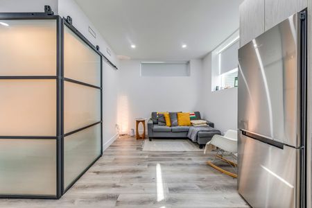 For Lease - 19 Hatfield (Lower #3) Crescent, Toronto, Ontario - Photo 3