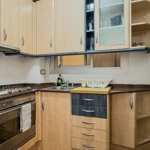 barcelona, Catalonia 08015 - Photo 2