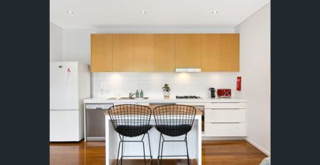 Resort-Style Living in a Light-Filled Ground Floor Apartment - Photo 3