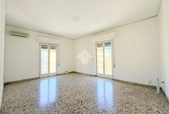 6 locali in affitto