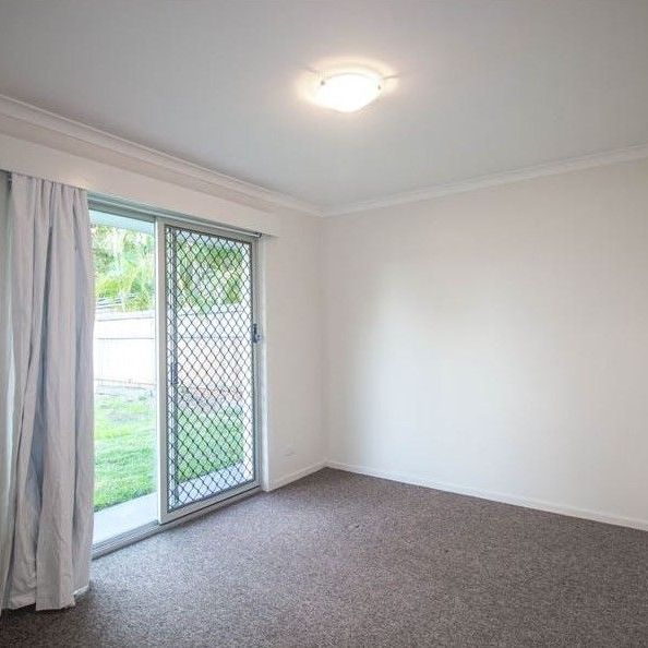 Renovated 3 Bedroom Home In Burleigh Heads! - Photo 1