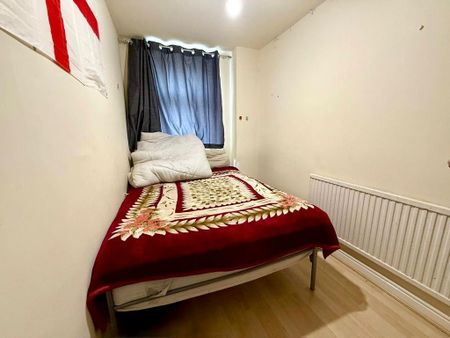 3 bedroom terraced house to rent - Photo 4