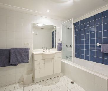 Oversized Studio Apartment In The Heart of Surry Hills - Photo 5