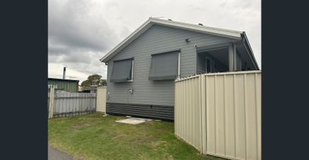 Modern Self Contained Flat for Lease - Photo 2