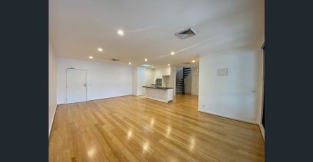 Surround yourself with style - Photo 3