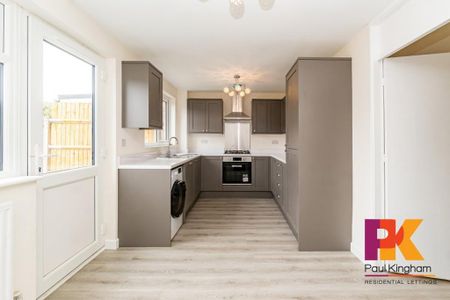 3 bedroom semi-detached house to rent - Photo 5