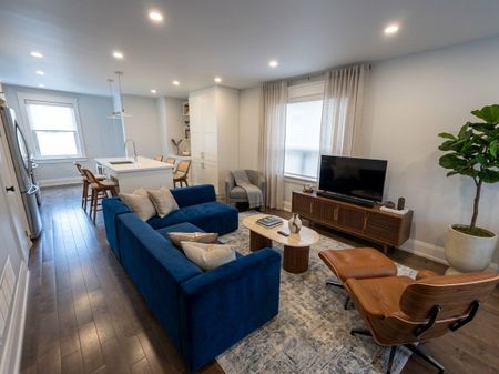 For Lease - 40 Glebeholme Boulevard, Toronto, Ontario - Photo 5