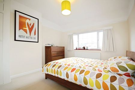 Field Way, Ripley, GU23 6HJ - Photo 3