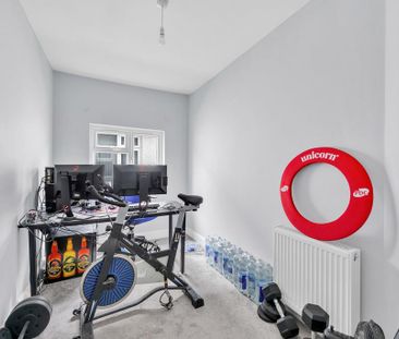 4 bedroom semi-detached bungalow to rent - Photo 1