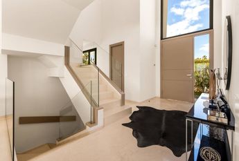 Luxury Villa for rent in El Paraíso, Andalusia