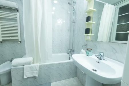 Carrer de Jonqueres, Barcelona, Catalonia 08003 - Photo 5