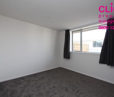 Recently Renovated Double Glazed Cosy 2 Bed Flat - Photo 5