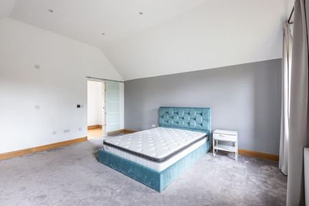 4 bedroom detached house to rent - Photo 3