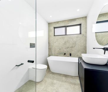 Contemporary & Conveniently Located - Photo 6