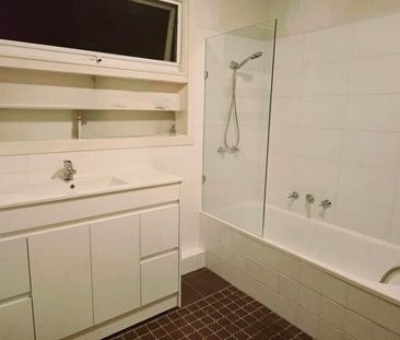 Doncaster East - Photo 3