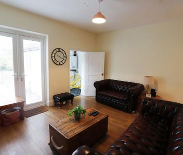 4 bedroom terraced house to rent - Photo 2